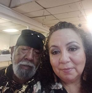 Meet your Posher, Adela